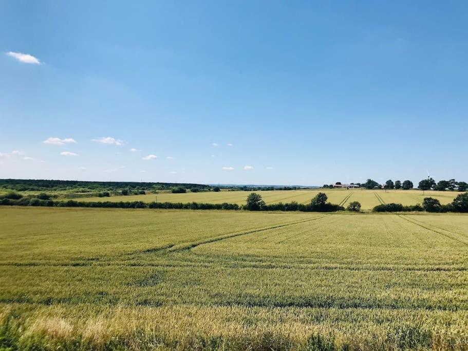 Grove Farm Old Granary, 1St Floor Loft Apartment, Includes Continental Breakfast Lincoln Exterior foto